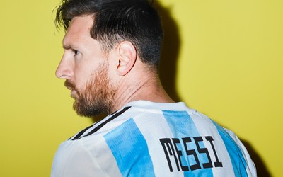 米兰电竞-克拉马里奇训练中指导年轻球员